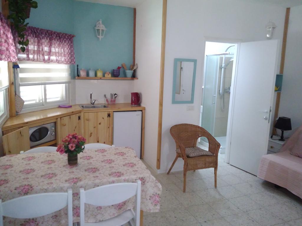 Jordan Valley One Room Apartment Menahemya ภายนอก รูปภาพ