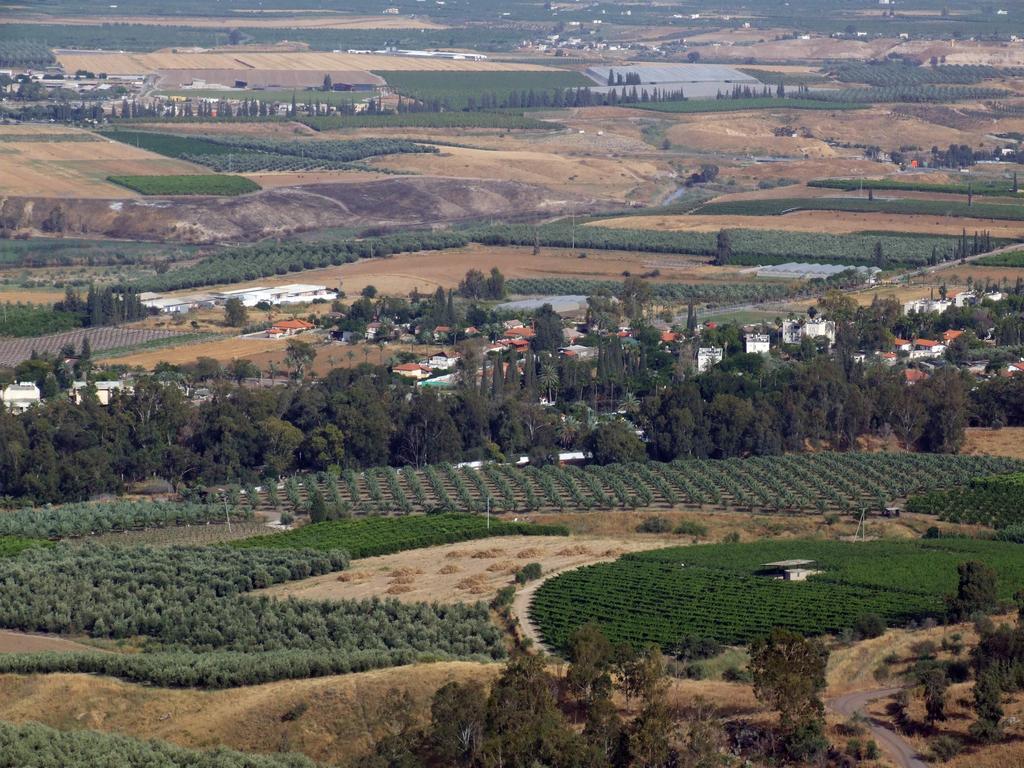 Jordan Valley One Room Apartment Menahemya ภายนอก รูปภาพ